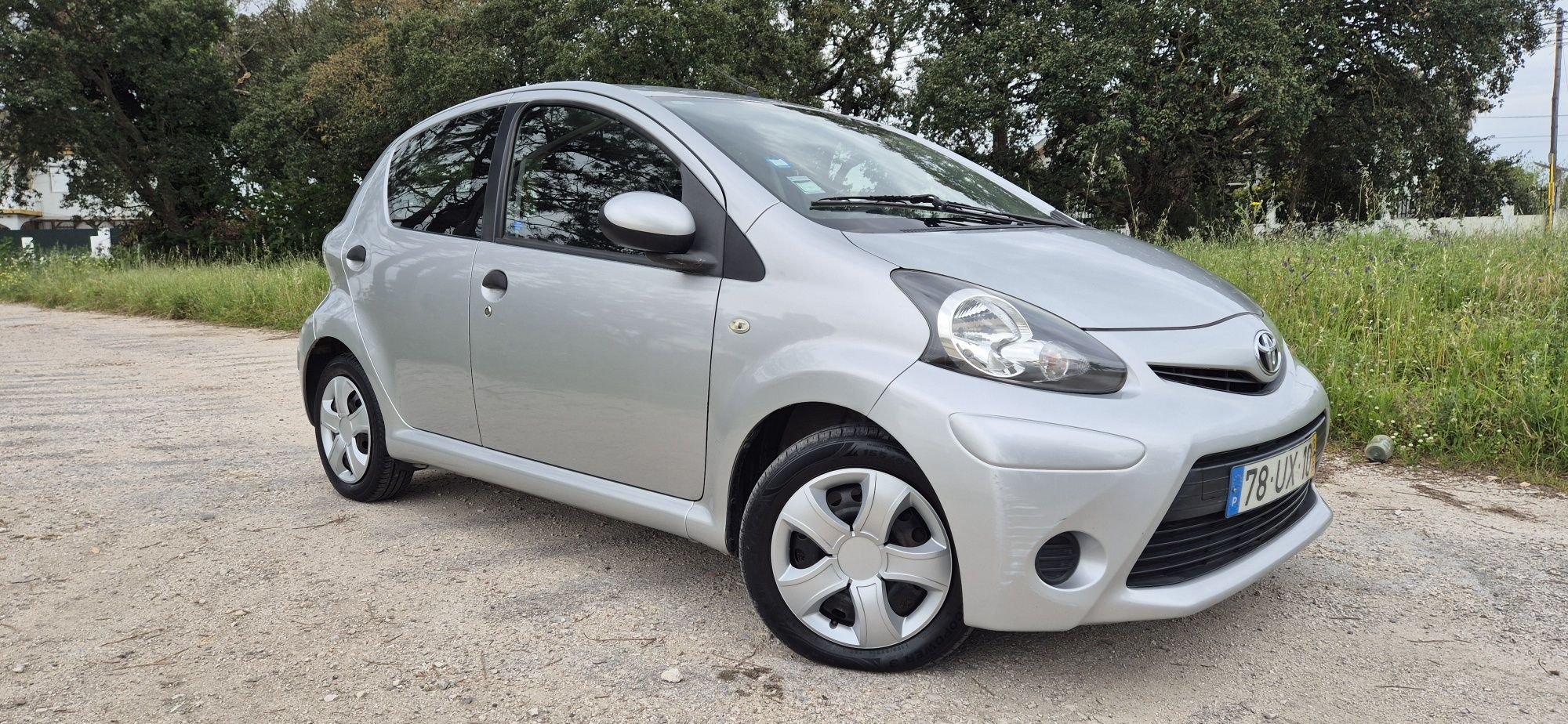 Toyota Aygo 1.0 5 Portas AC  de 2013 APENAS 81.000KM