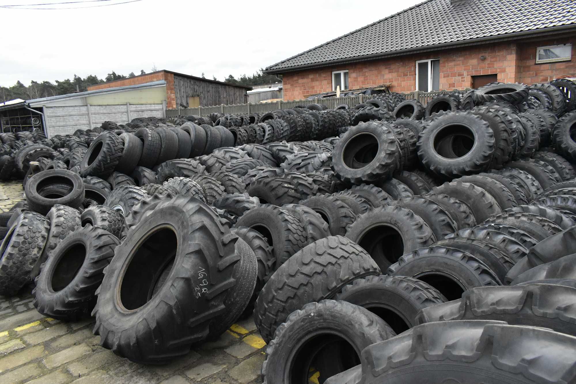 Opona opony do maszyn rolniczych CONTINENTAL 600/65R38