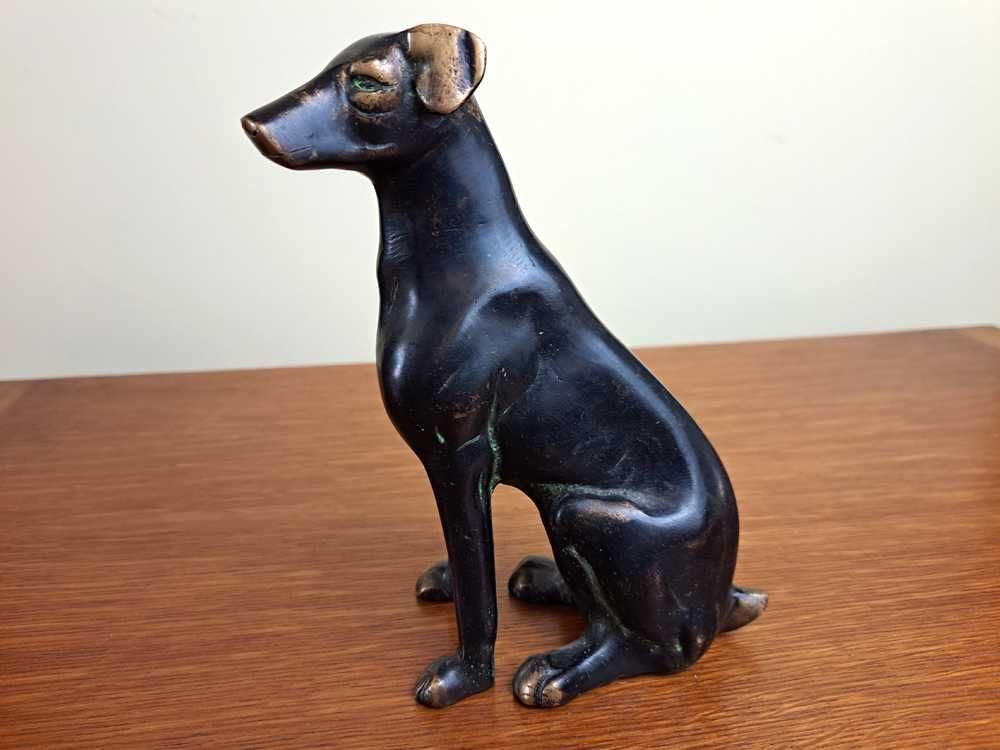 Spora figura psa DOG