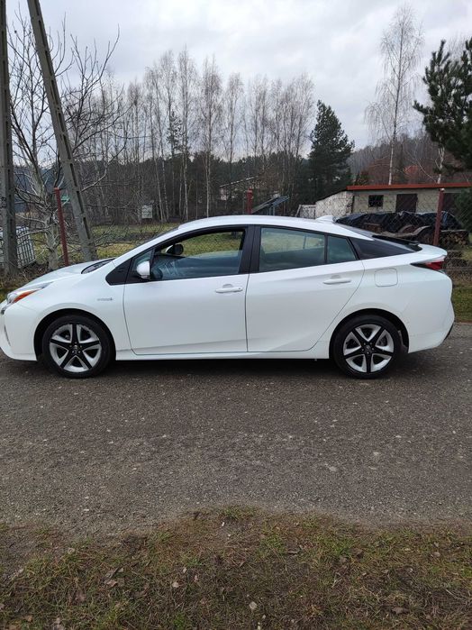 Toyota Prius IV 1,8 hybrid, 66 tys. km, krajowy