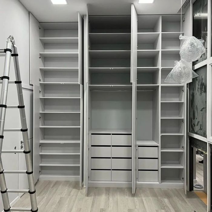 Меблі на замовлення - кухні - шафи та ін.