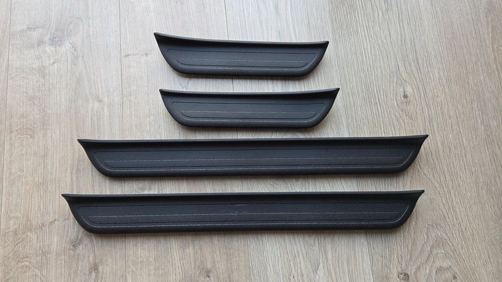 Listwa progowa Kia Ceed kombi 2025r. NOWE ORYGINALNE