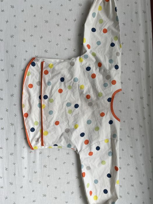 Fartuszek dziecięcy Ikea Kladdig fartuch w kropki dla dzieci