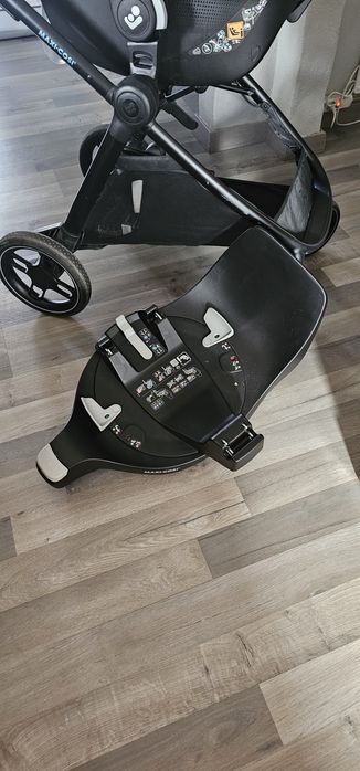 Trio Maxi-Cosi Zelia S + Base FamilyFix 360