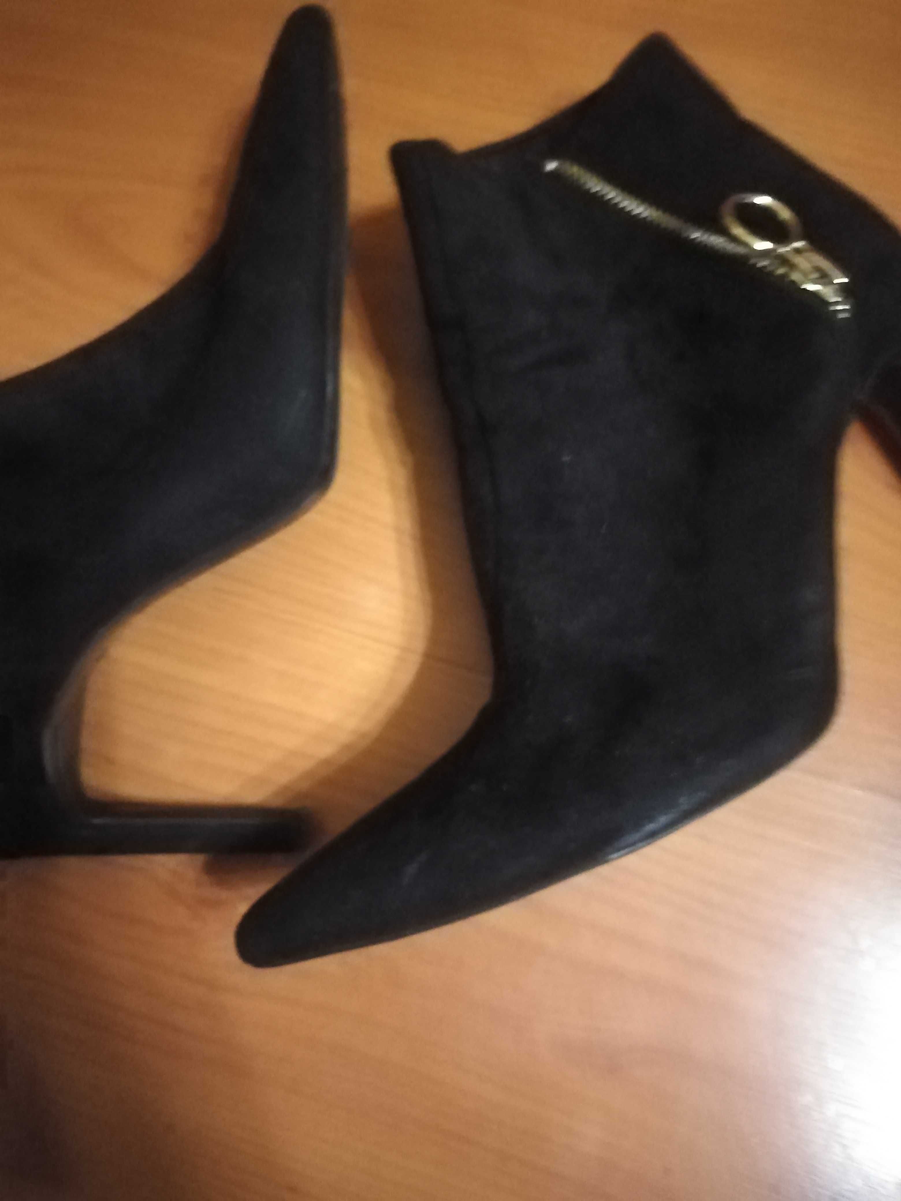 Botas ou botins tamanho 37