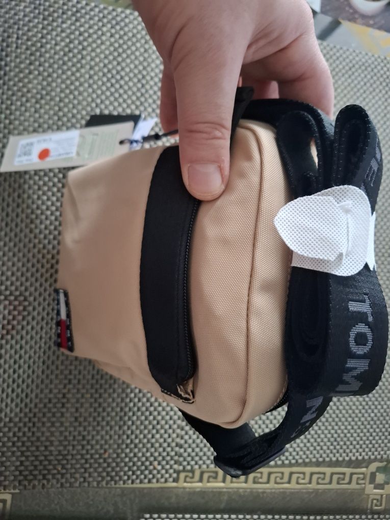 Tommy Hilfiger  Torebka Listonoszka meska Nowa