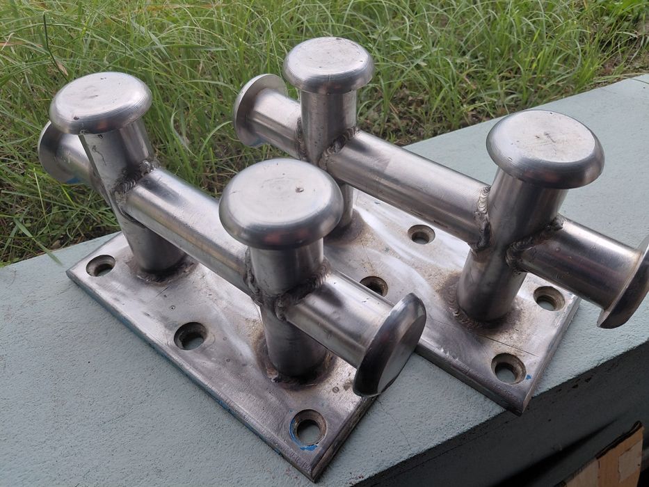 Тумбы швартовочные (кнехты)