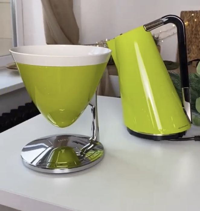 Электрочайник Bugatti, красный, 1.7л, с таймером., остался один