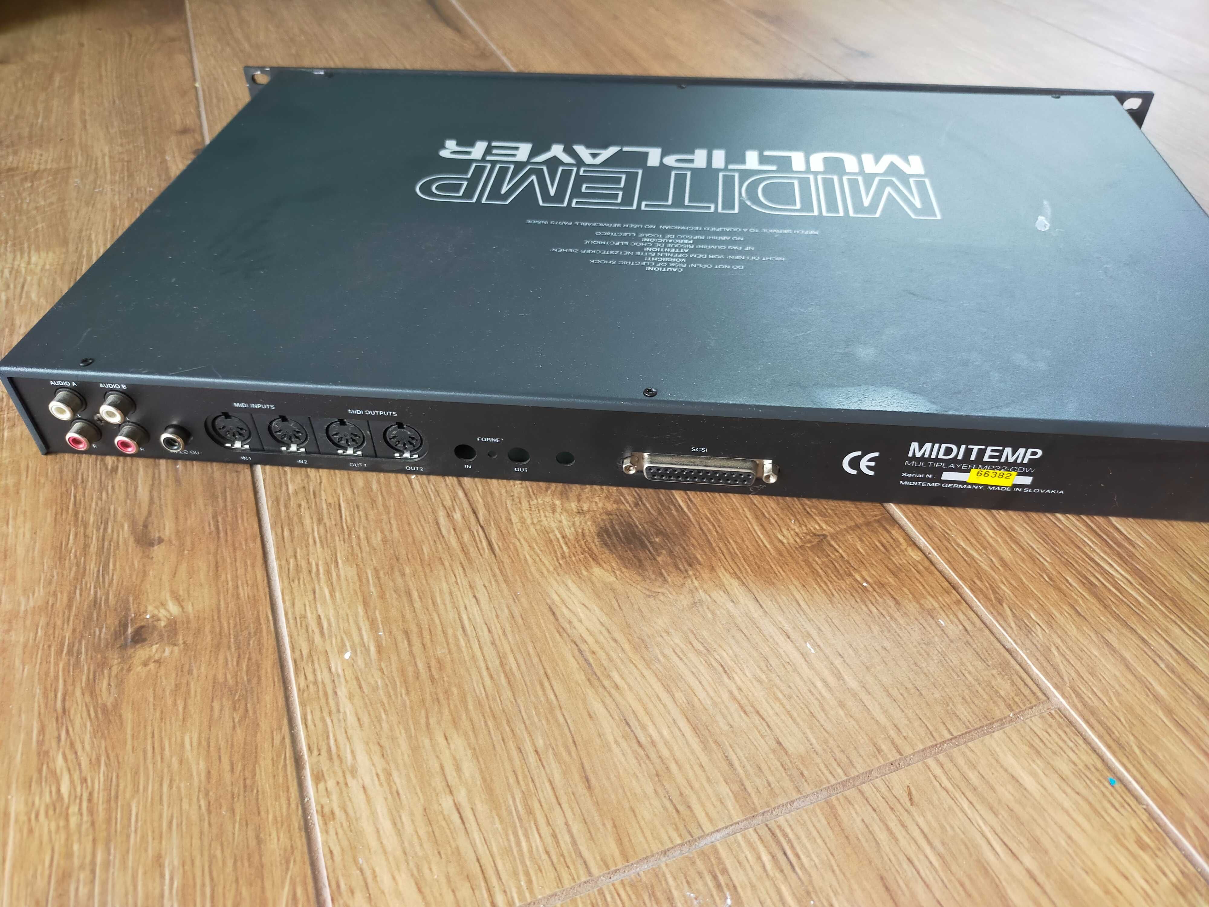 Seqencer ,odtwarzacz midow- Miditemp   ,korg x5DR  ,vocalist digitech