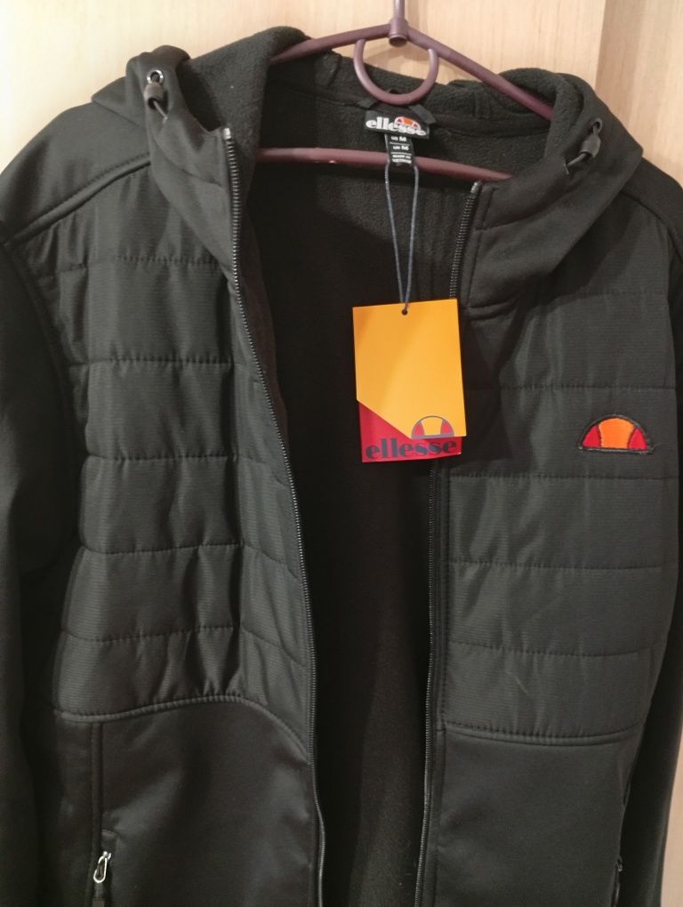 Куртка Ellesse оригинал, розмір M.