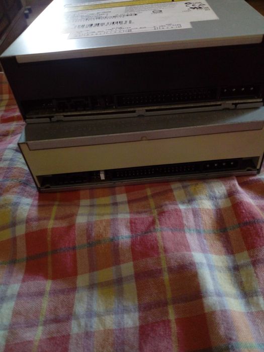 Dvd gravador preto e branco IDE