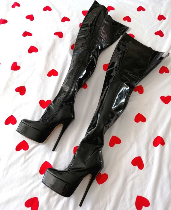 Na orezent szpilki LATEX high heels mega platforma wysokie winylowe