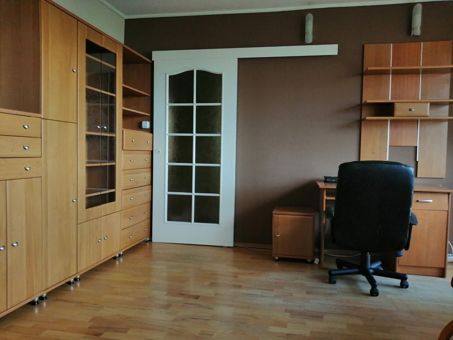 Duży pokój z balkonem