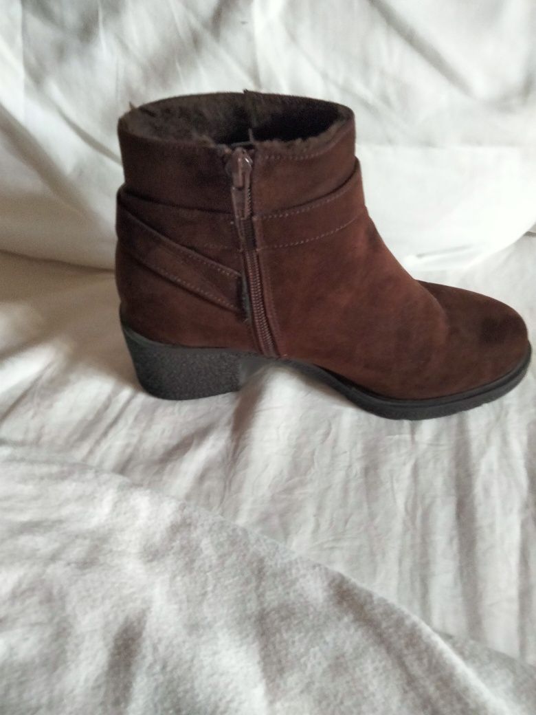 Botas como novas usadas duas vezes tamanhos 36/37/38
