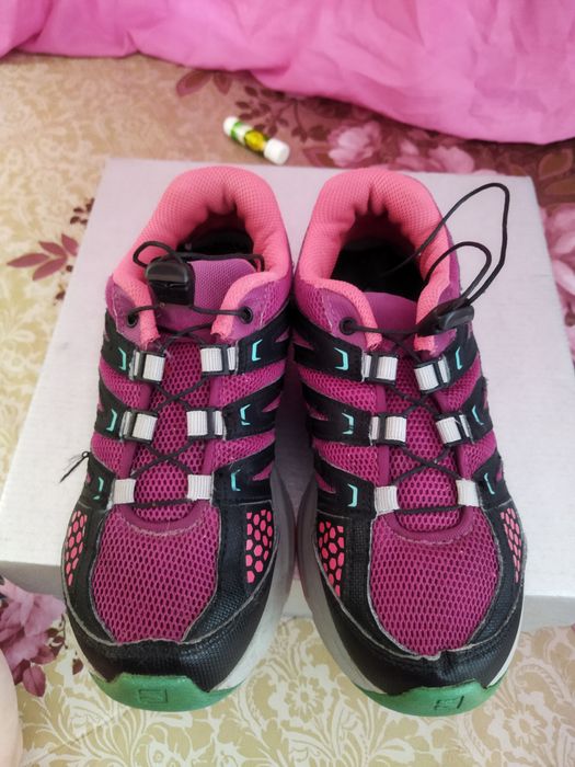 Кросівки бренду SALOMON