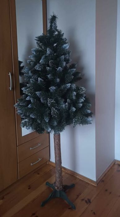 Choinka na pniu sztuczna