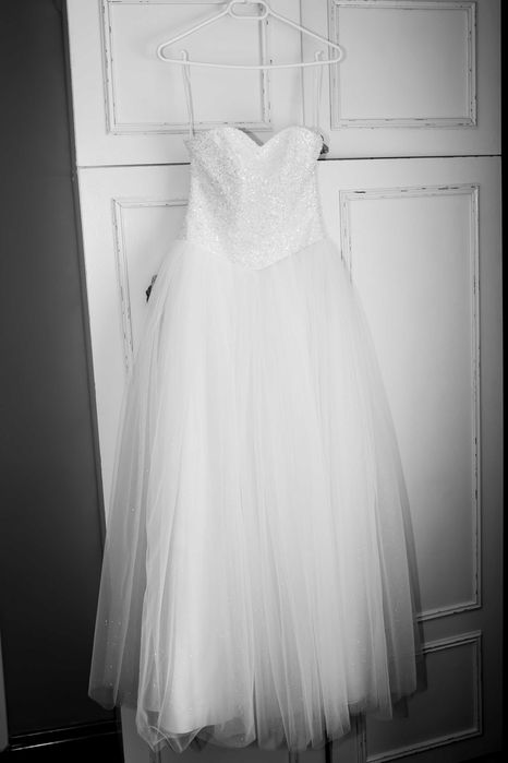 Lekka suknia ślubna w typie księżniczki. Serdecznie polecam