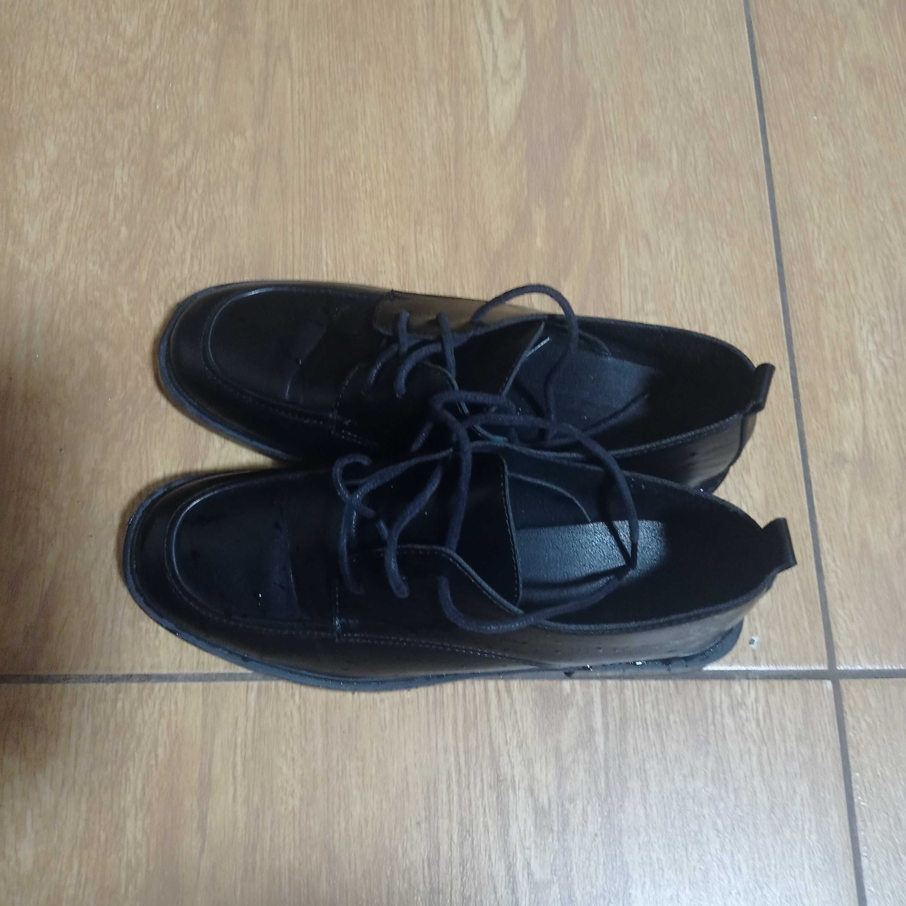 Туфли женские, 39 р чёрные (чуть - чуть носились) 300 грн