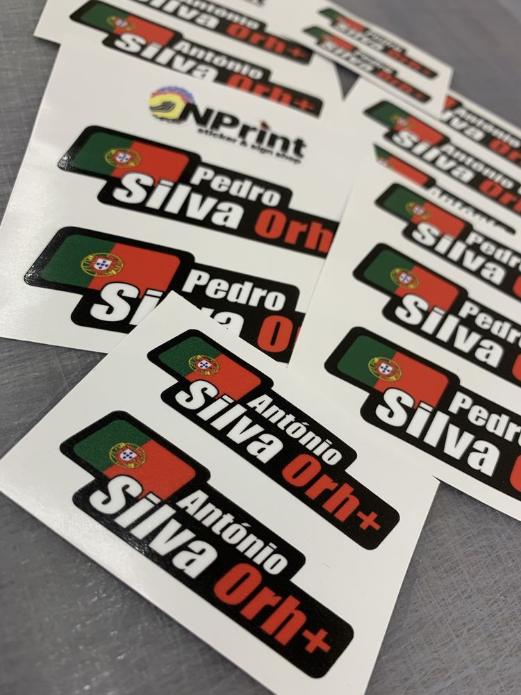 Autocolante Personalizados com Bandeira + Nome.