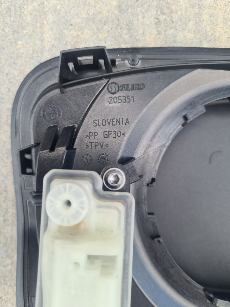 BMW X1 F48 25e PHEV Klapka ładowania wlewu ładowarki oryginal