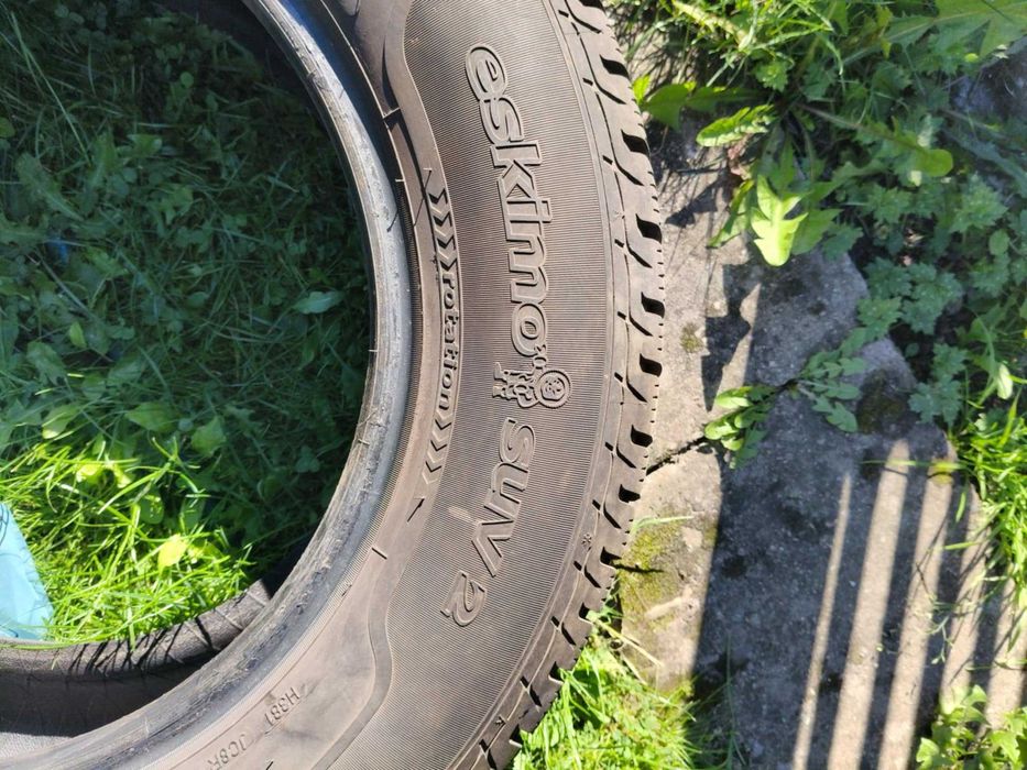 Opony zimowe  235/65/17