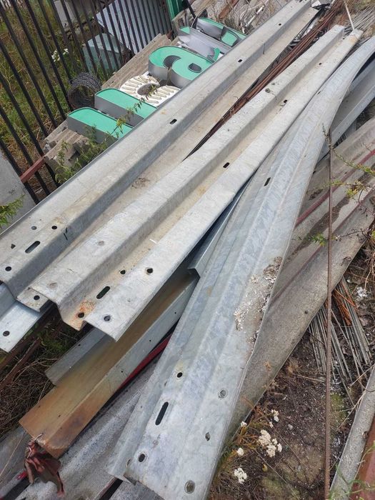 Elementy metalowe zbiorniki  kosze skrzynki