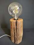 Lampa pieniek stare drewno