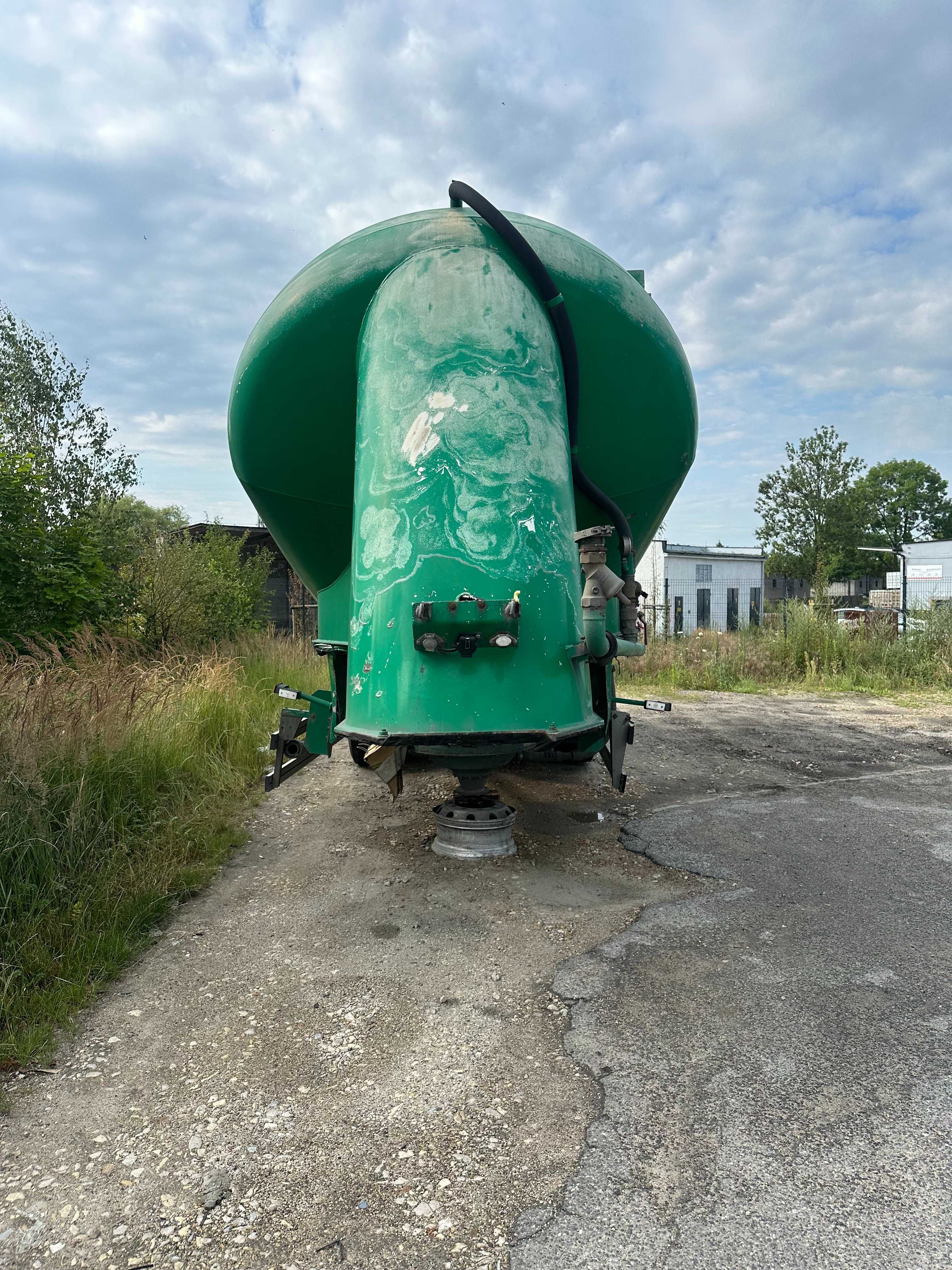 Cementonaczepa Spitzer 34m3
