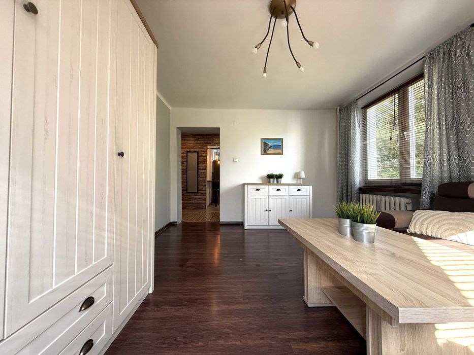 Duże dwupokojowe mieszkanie w dzielnicy Zdrój