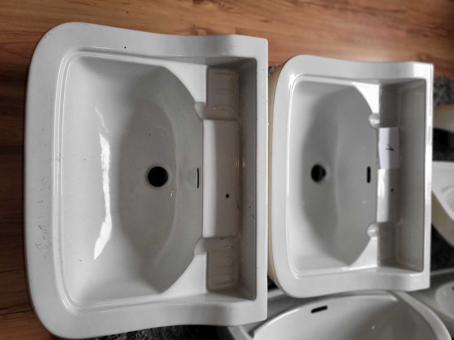 Umywalka nablatowa retro