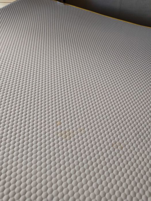 Materac piankowy 160 x 200cm znanej marki Eve Sleep Hello