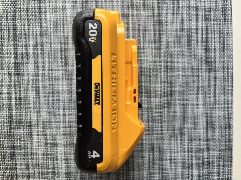 Piła szablasta lisica akumulatorowa DCS382 DeWalt 20v
