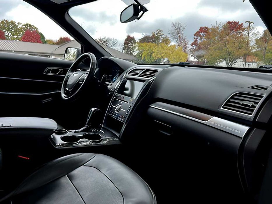 Ford Explorer      2018