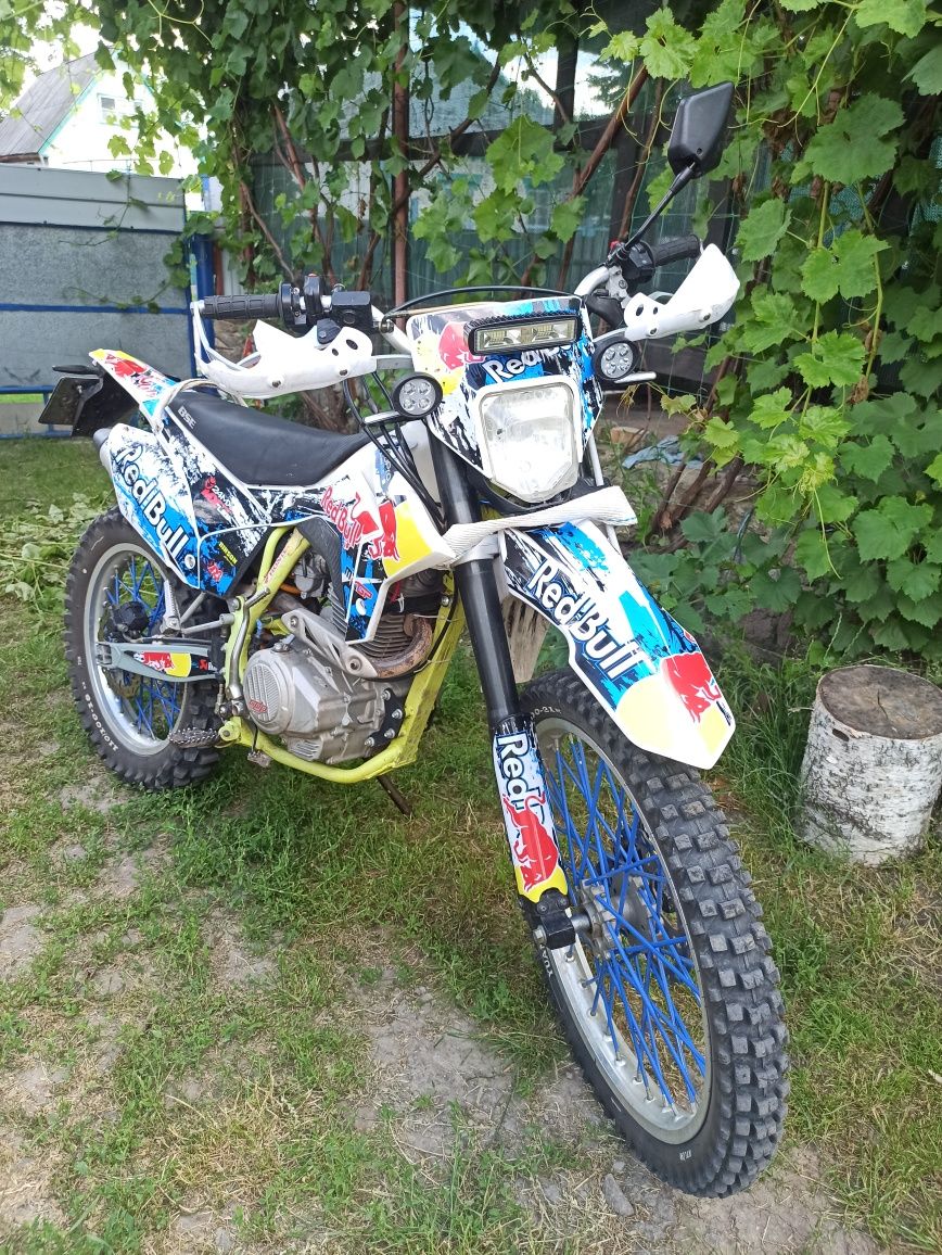 Мотоцикл BSE j3d ендуро