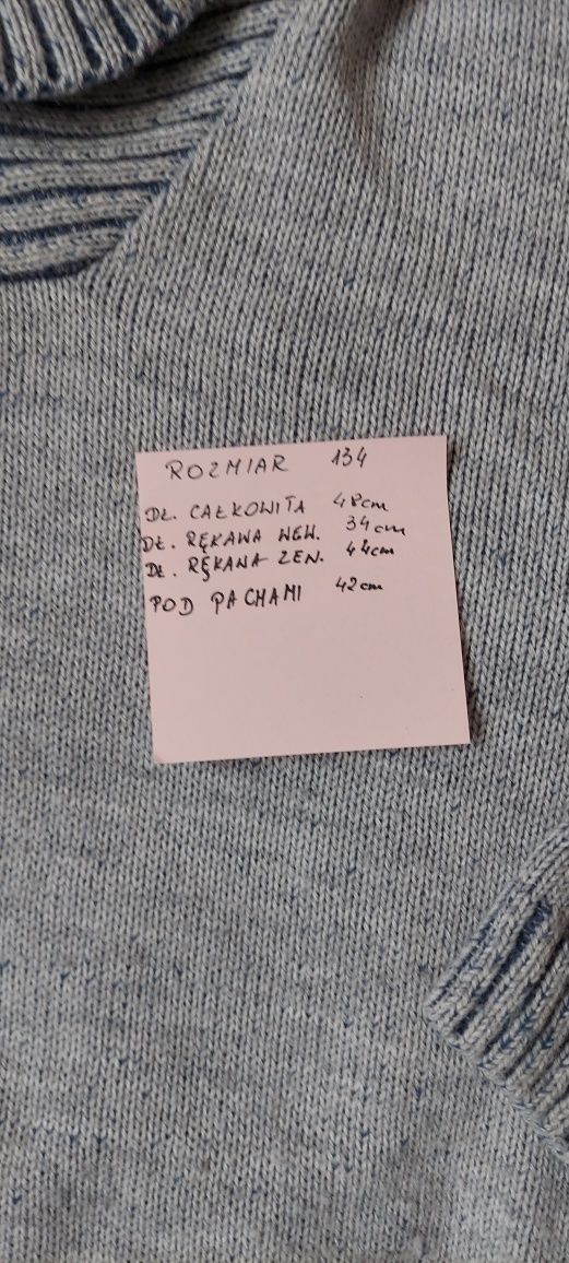 Sweterek chłopięcy 134