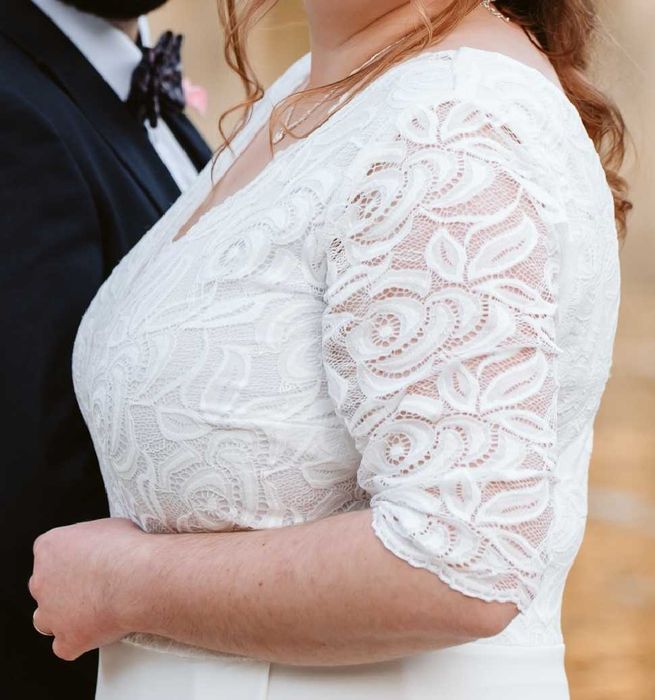 Suknia ślubna biała ecru 48
