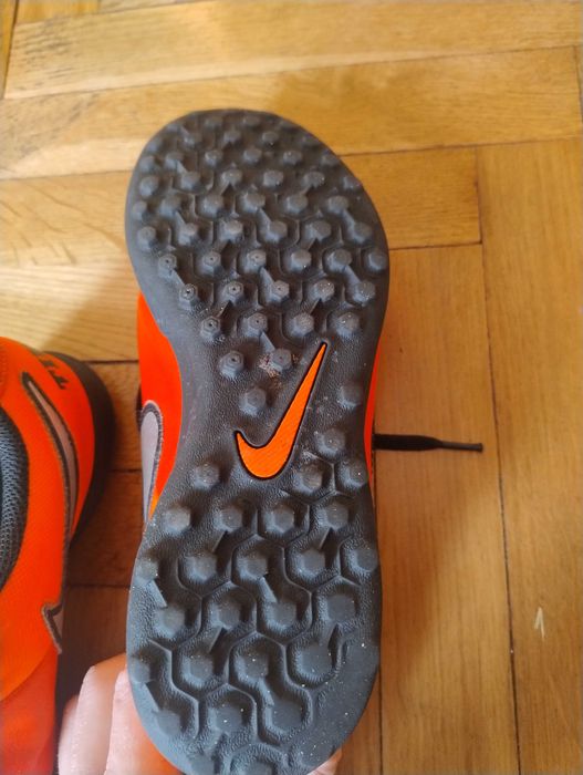 Turfy piłkarskie r. 38 Nike Tiempo