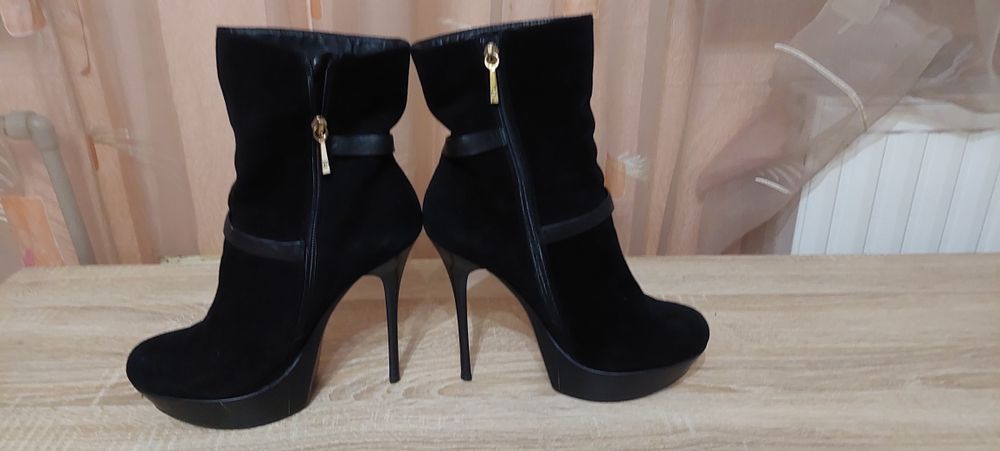 Ботильйоны на каблуке