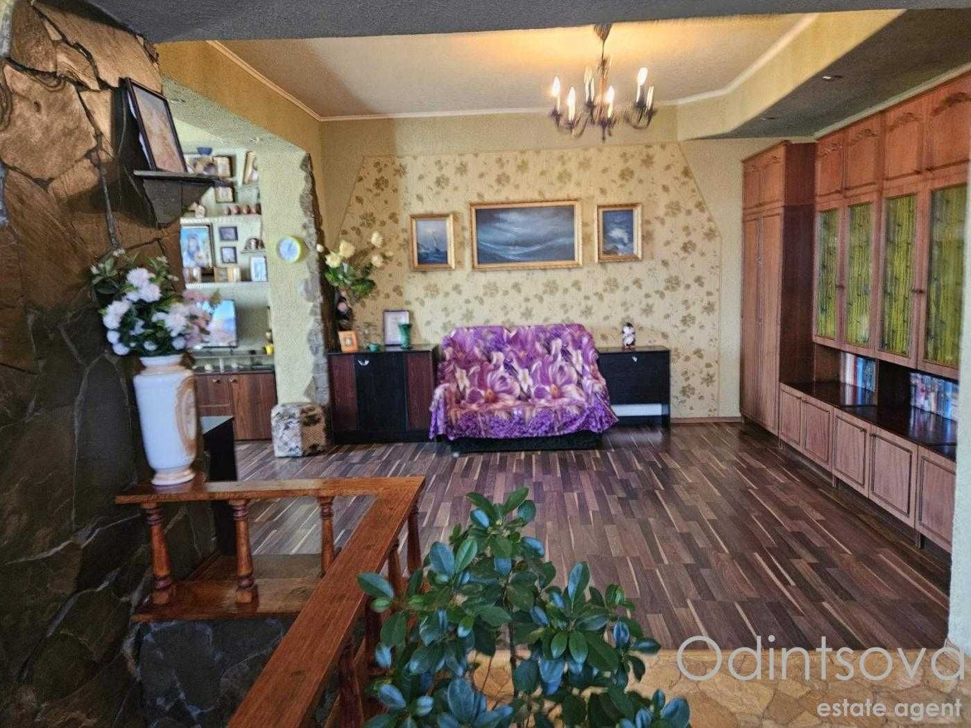 ПРОДАЖ! Половина будинку в Києві. Совки.
