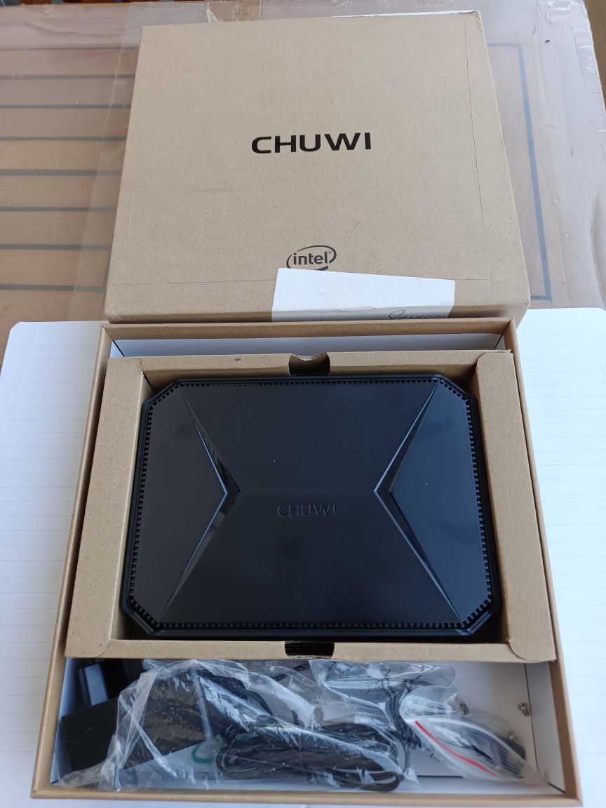 Minipc  marca "CHUWI"