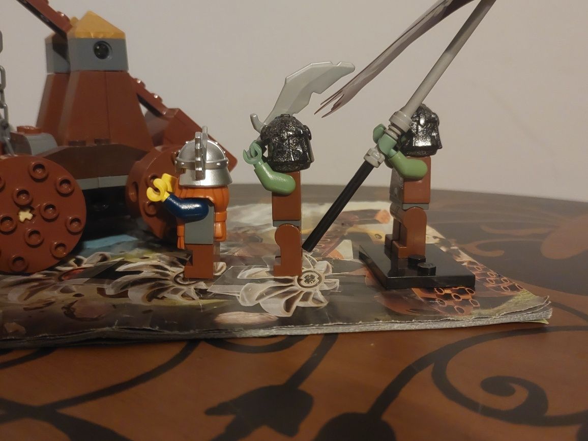 Lego Castle 7040 Dwarves' Mine Defender.