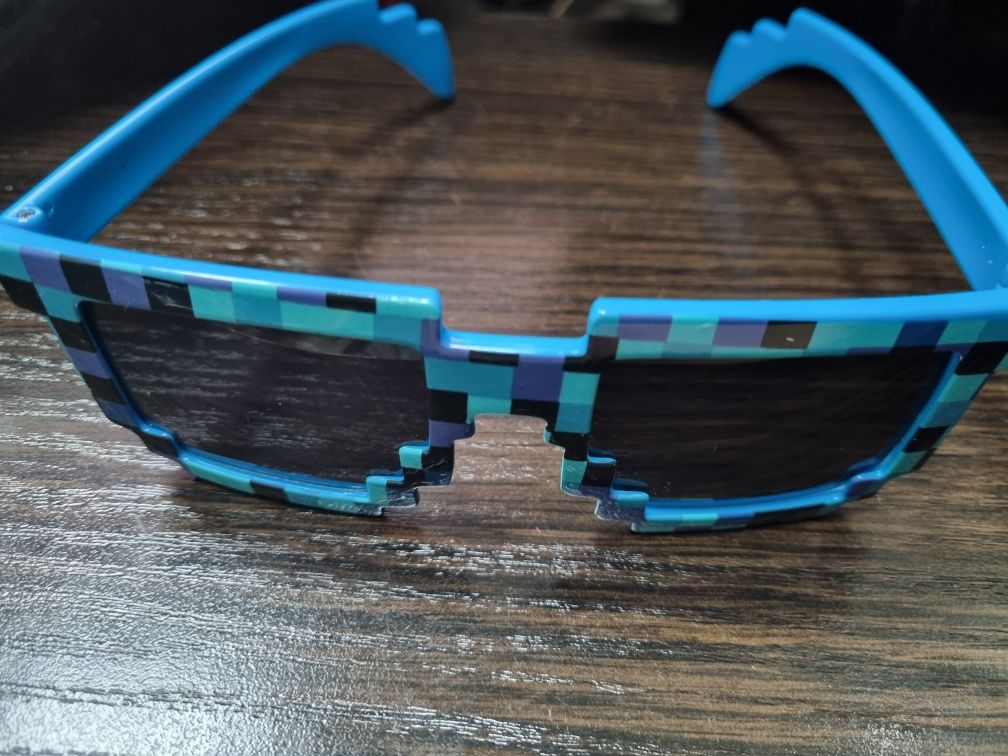 Пиксельные очки Майнкрафт в чехле солнца солнечные Minecraft пиксель