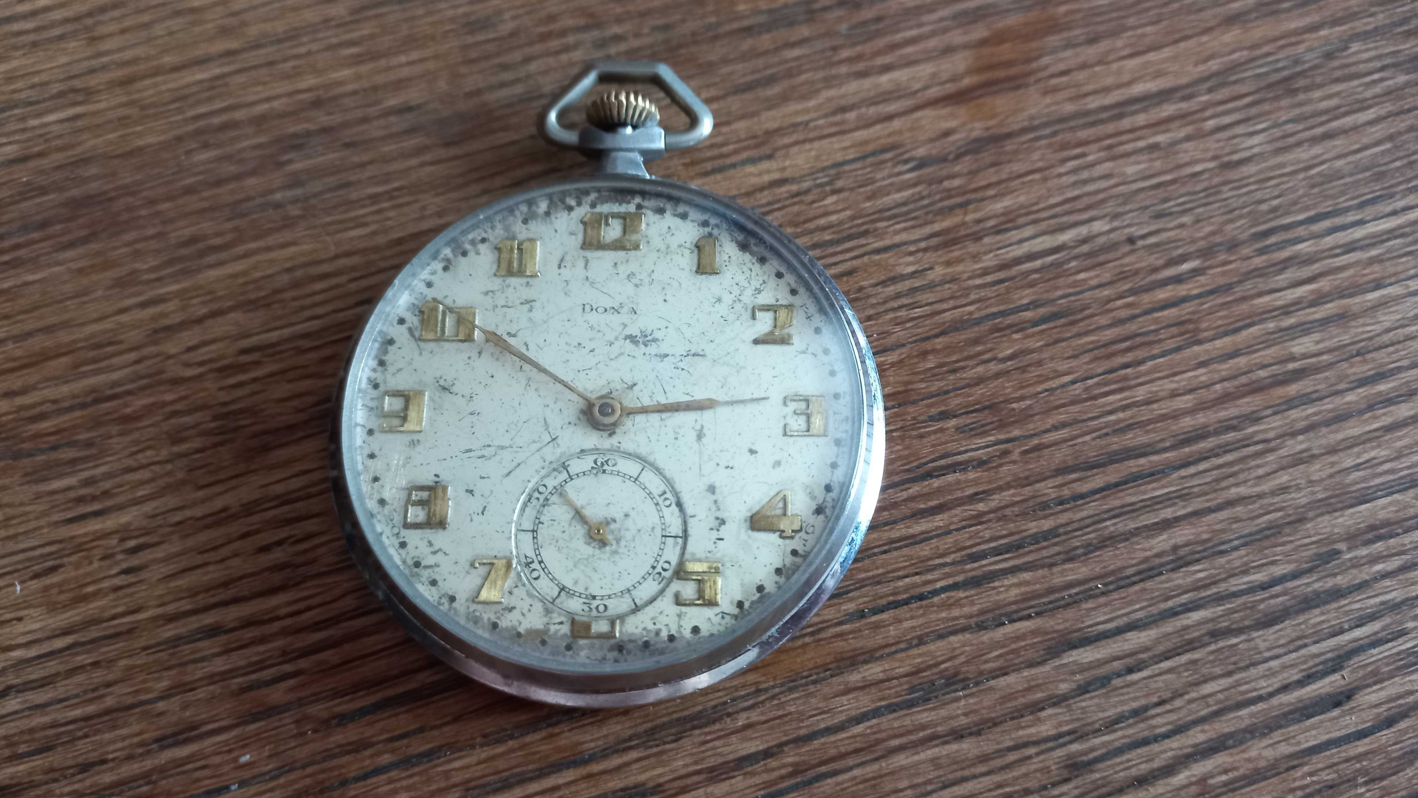 Sprzedam sprawny zegarek kieszonkowy Doxa Locle z 1923r z etui