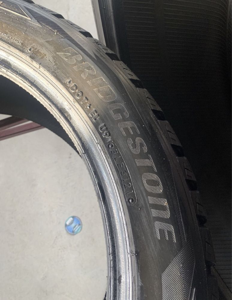 Зимние 285 45 R 22 Bridgestone Blizzak Dm-V2