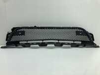 MERCEDES W117 CLA AMG KRATKA ZDERZAKA PRZÓD ŚRODKOWA A1178852122