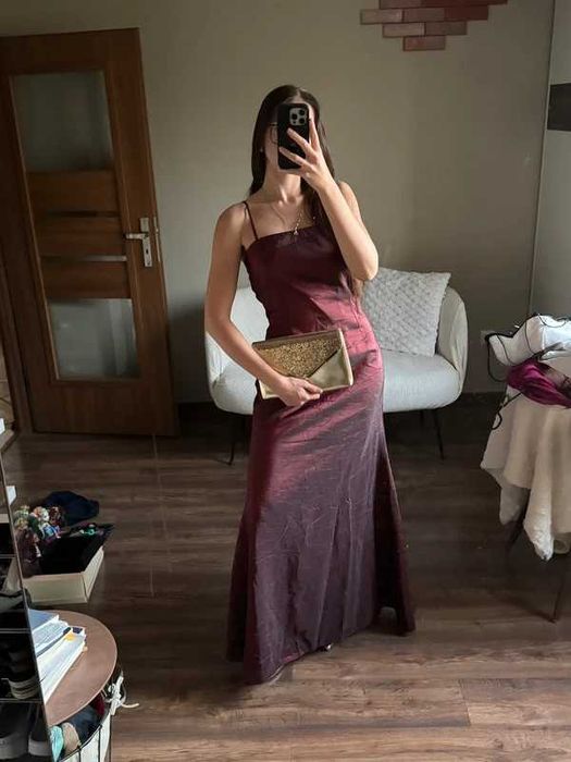 Bordowa sukienka maxi na ramiączkach studniówkowa balowa