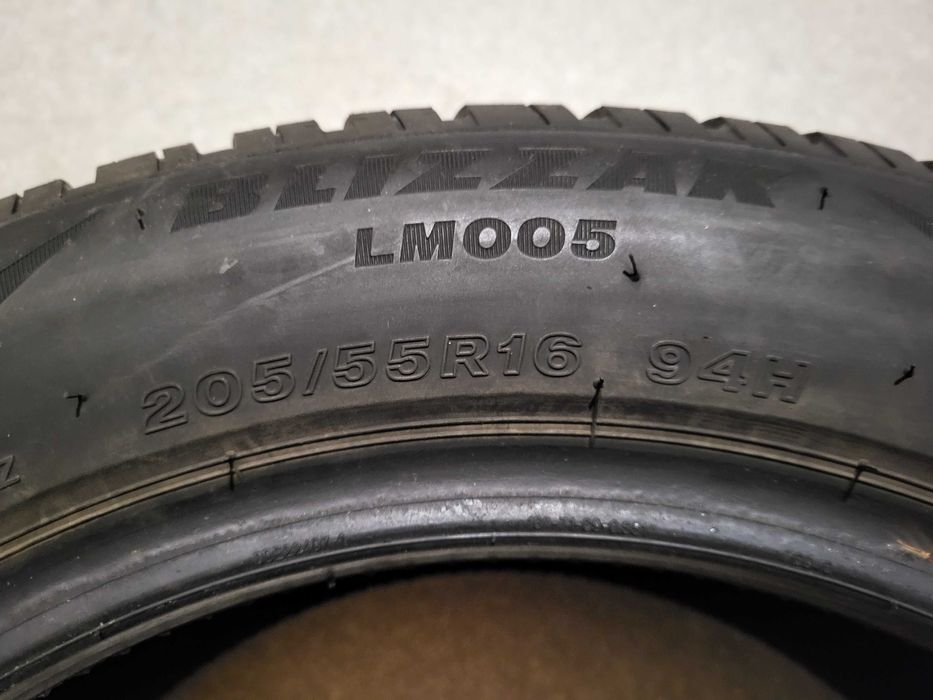 Bridgestone Blizzak LM005