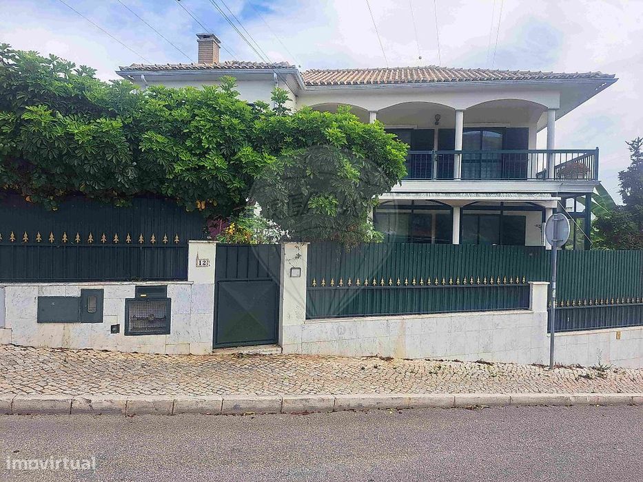 Moradia T5 para arrendamento