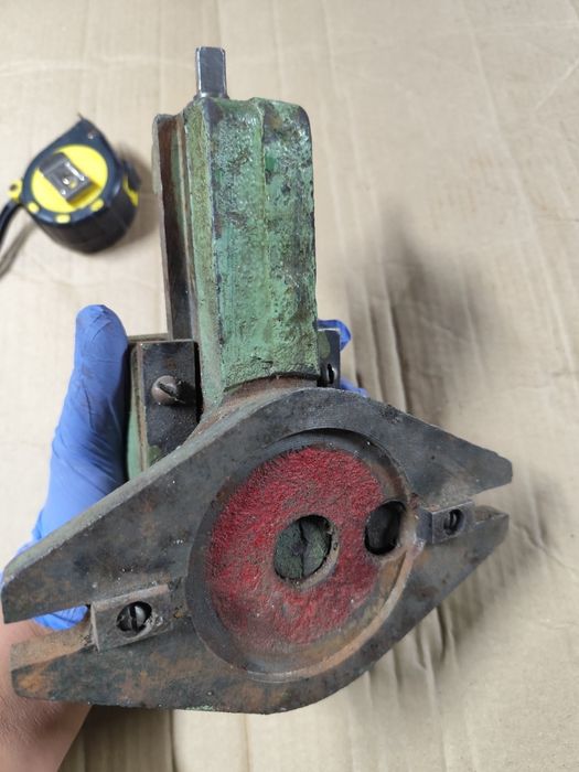 Продам тіски лещята