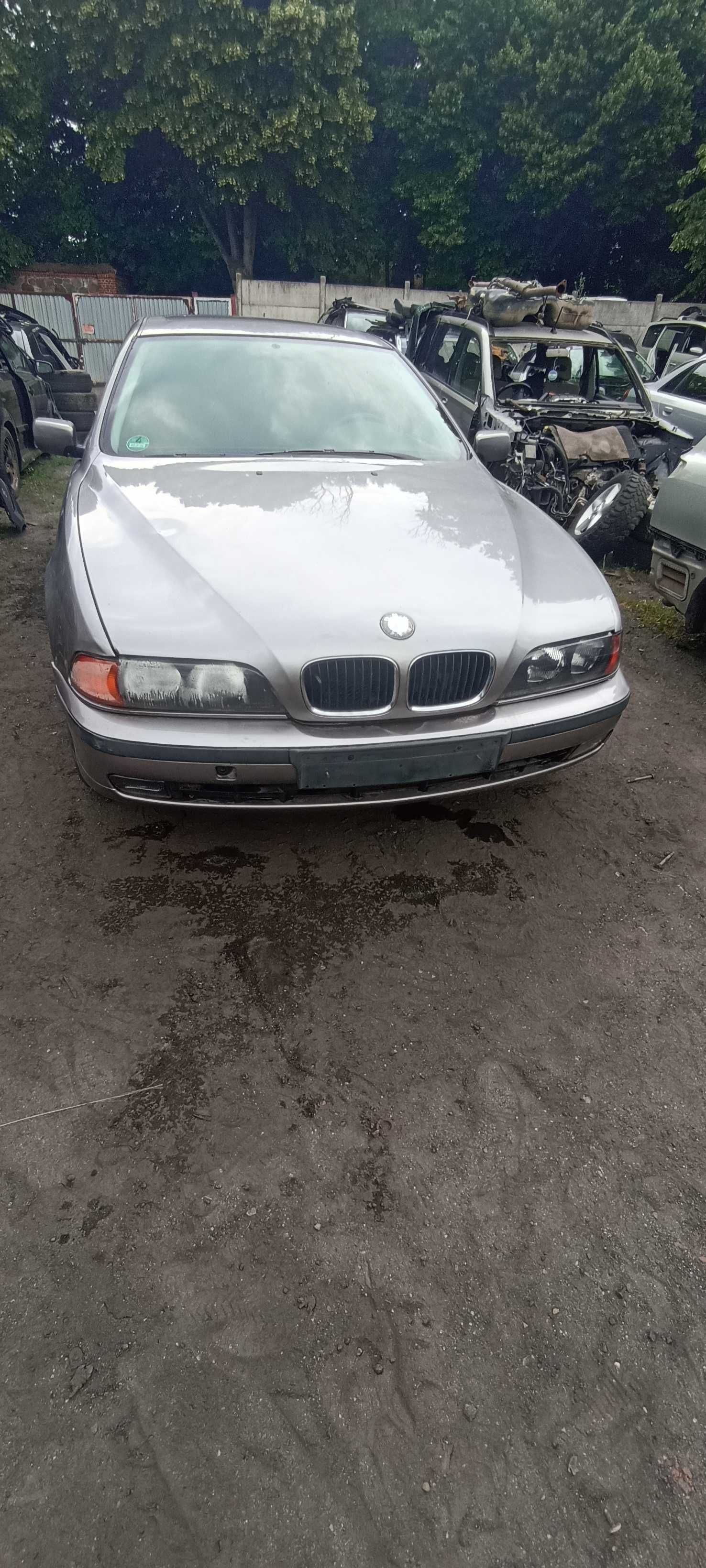 BMW E39 5   2.3  2.5 M52 B25 lak 339/7  TOURING  samochód na części